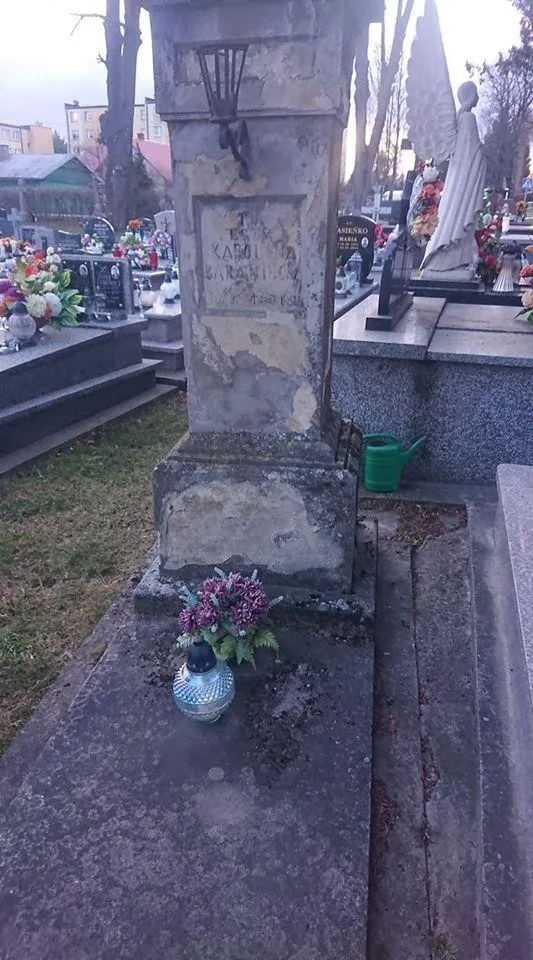 Drugie ujęcie grobu Karoliny Baranieckiej