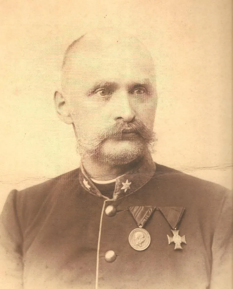 Major Władysław Marceli Baraniecki w mundurze z odznaczeniami